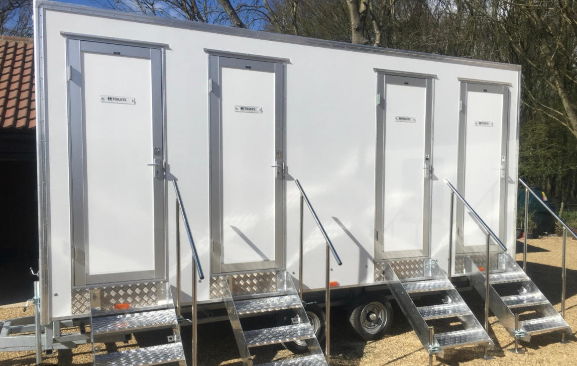 Elite-Portable-Restrooms-2