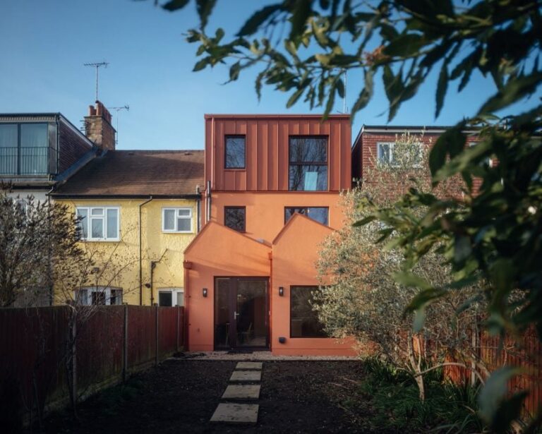 mid terrace dream collective works london residential architecture extension dezeen 1704 col 0 852x682