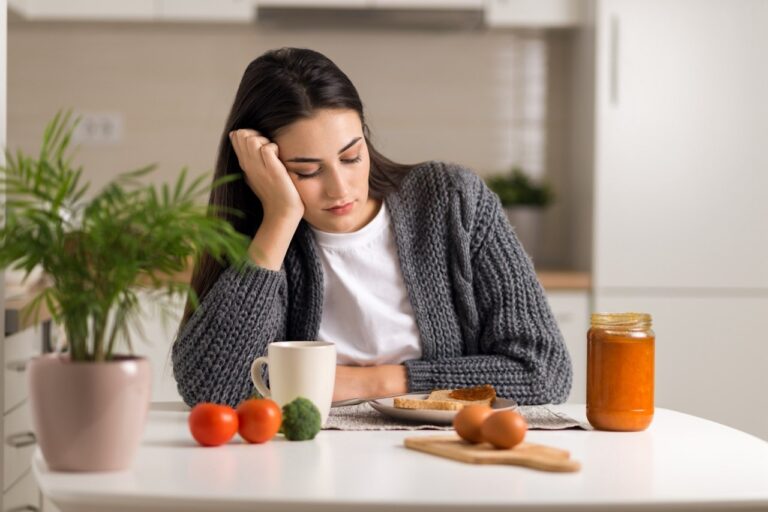 woman not hungry breakfast