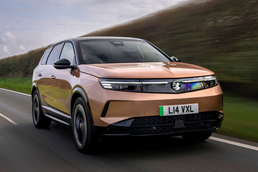 vauxhall grandland electric ultimate front quarter tracking